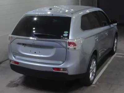 Mitsubishi OUTLANDER  с аукциона в Японии
