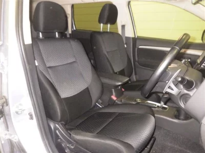 Mitsubishi OUTLANDER  с аукциона в Японии