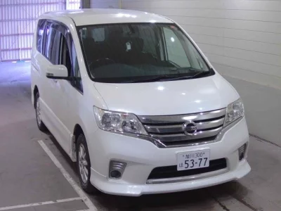Nissan SERENA  с аукциона в Японии