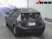 Toyota AQUA лот № 3004 оценка 3.5  с аукциона в Японии 1