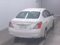 Nissan LATIO лот № 4009 оценка 3.5  с аукциона в Японии 3