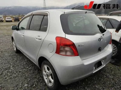Toyota VITZ  с аукциона в Японии