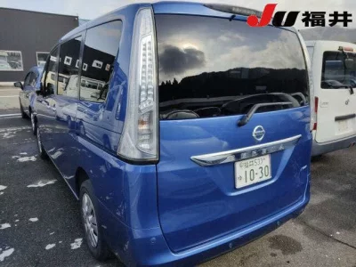 Nissan SERENA  с аукциона в Японии