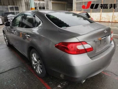 Nissan FUGA  с аукциона в Японии