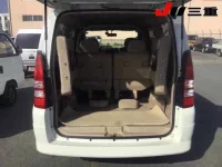 Nissan SERENA лот № 77 оценка 4  с аукциона в Японии 6