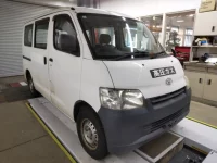 Toyota LITE ACE VAN лот № 6811 оценка 3  с аукциона в Японии 1