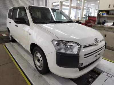 Toyota PROBOX  с аукциона в Японии