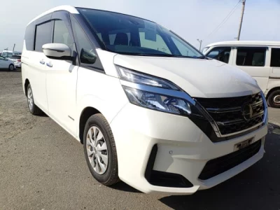 Nissan SERENA  с аукциона в Японии
