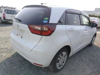 Honda FIT лот № 4131 оценка 3.5  с аукциона в Японии 2