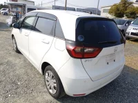 Honda FIT лот № 4131 оценка 3.5  с аукциона в Японии 4