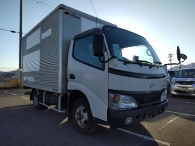 Hino DUTRO  с аукциона в Японии