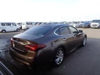 Nissan FUGA лот № 1229 оценка 4  с аукциона в Японии 1