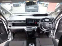 Honda STEP WAGON лот № 141 оценка R  с аукциона в Японии 2