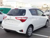 Toyota VITZ лот № 59 оценка 4  с аукциона в Японии 1