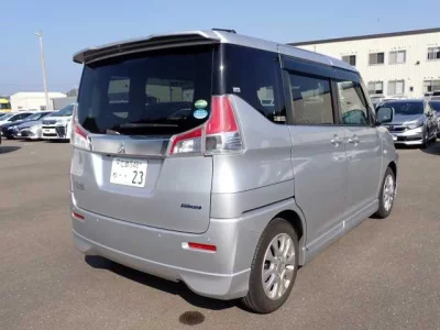 Mitsubishi DELICA D2