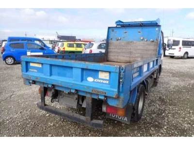 Toyota DYNA  с аукциона в Японии