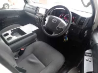 Toyota HIACE VAN лот № 73 оценка 3.5  с аукциона в Японии 2