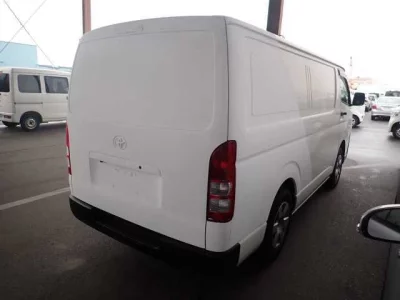 Toyota HIACE VAN  с аукциона в Японии