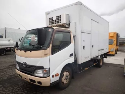 Toyota DYNA  с аукциона в Японии