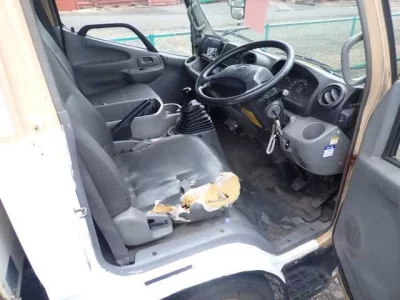 Toyota DYNA  с аукциона в Японии