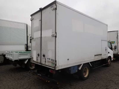 Toyota DYNA  с аукциона в Японии