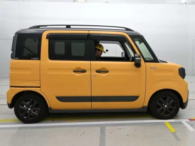 Suzuki Spacia Gear