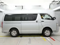 Toyota HIACE VAN лот № 40012 оценка R  с аукциона в Японии 2