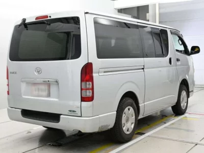 Toyota HIACE VAN  с аукциона в Японии