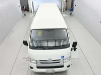 Toyota HIACE VAN лот № 30042 оценка 3  с аукциона в Японии 6