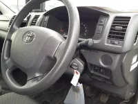 Toyota HIACE VAN лот № 30042 оценка 3  с аукциона в Японии 8