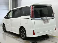 Toyota NOAH лот № 30053 оценка R  с аукциона в Японии 5