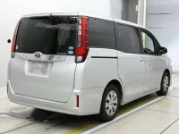 Toyota NOAH лот № 30044 оценка 3.5  с аукциона в Японии 1