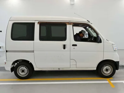 Toyota Pixis Van