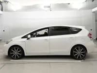Toyota PRIUS ALPHA лот № 30077 оценка R  с аукциона в Японии 3