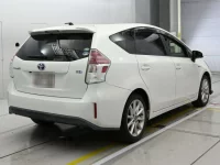 Toyota PRIUS ALPHA лот № 30087 оценка 4  с аукциона в Японии 1