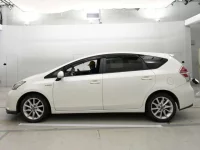 Toyota PRIUS ALPHA лот № 30087 оценка 4  с аукциона в Японии 3