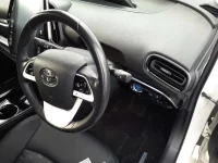 Toyota PRIUS PHV лот № 30054 оценка 4  с аукциона в Японии 8