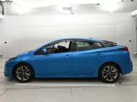 Toyota Prius лот № 30062 оценка R  с аукциона в Японии 3