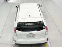 Toyota PRIUS ALPHA лот № 30015 оценка 3.5  с аукциона в Японии 7