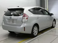Toyota PRIUS ALPHA лот № 30030 оценка 4  с аукциона в Японии 1