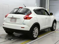 Nissan JUKE лот № 30043 оценка 4  с аукциона в Японии 1
