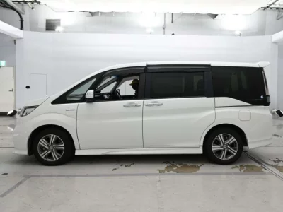 Honda STEP WAGON  с аукциона в Японии