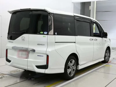 Honda STEP WAGON  с аукциона в Японии