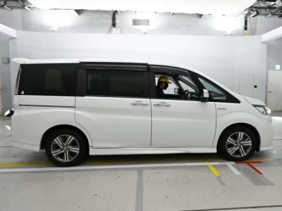 Honda STEP WAGON  с аукциона в Японии