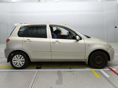 Mazda DEMIO  с аукциона в Японии