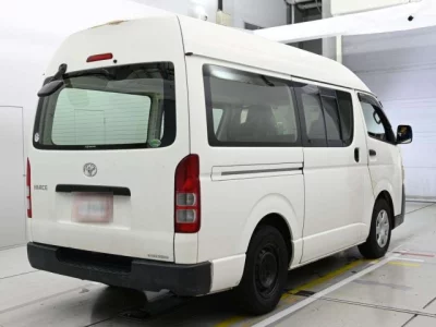 Toyota HIACE VAN  с аукциона в Японии