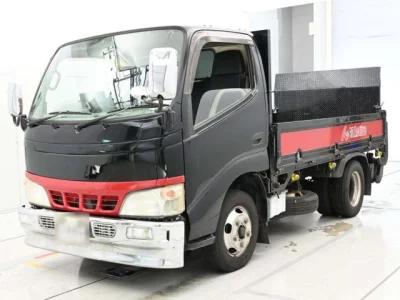 Toyota DYNA  с аукциона в Японии