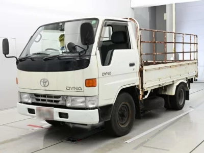 Toyota DYNA  с аукциона в Японии