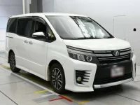 Toyota VOXY лот № 30058 оценка 3.5  с аукциона в Японии 4