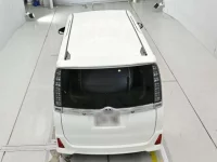 Toyota VOXY лот № 30058 оценка 3.5  с аукциона в Японии 7